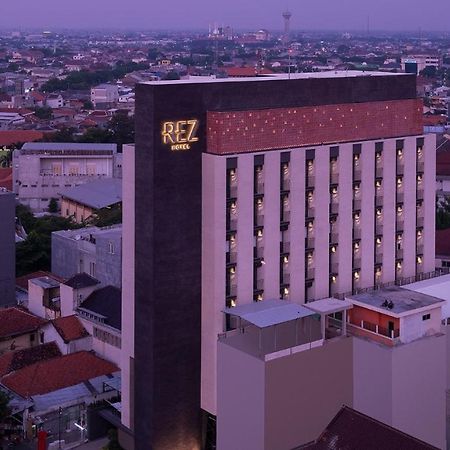 Rez Hotel Семаранг Экстерьер фото