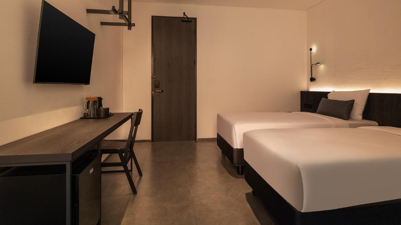 Rez Hotel Семаранг Экстерьер фото