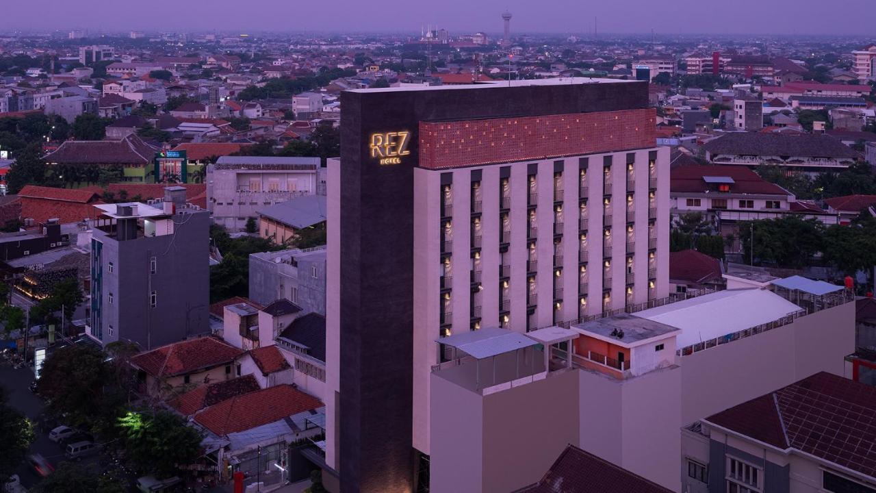 Rez Hotel Семаранг Экстерьер фото